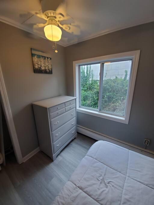 Beachy Bay Breeze Bungalow 2Br With Parking And Close To Many Amenities. West Haven Zewnętrze zdjęcie