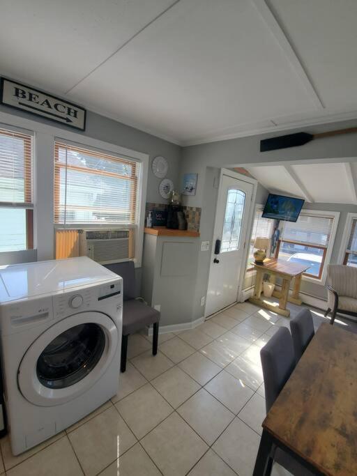 Beachy Bay Breeze Bungalow 2Br With Parking And Close To Many Amenities. West Haven Zewnętrze zdjęcie