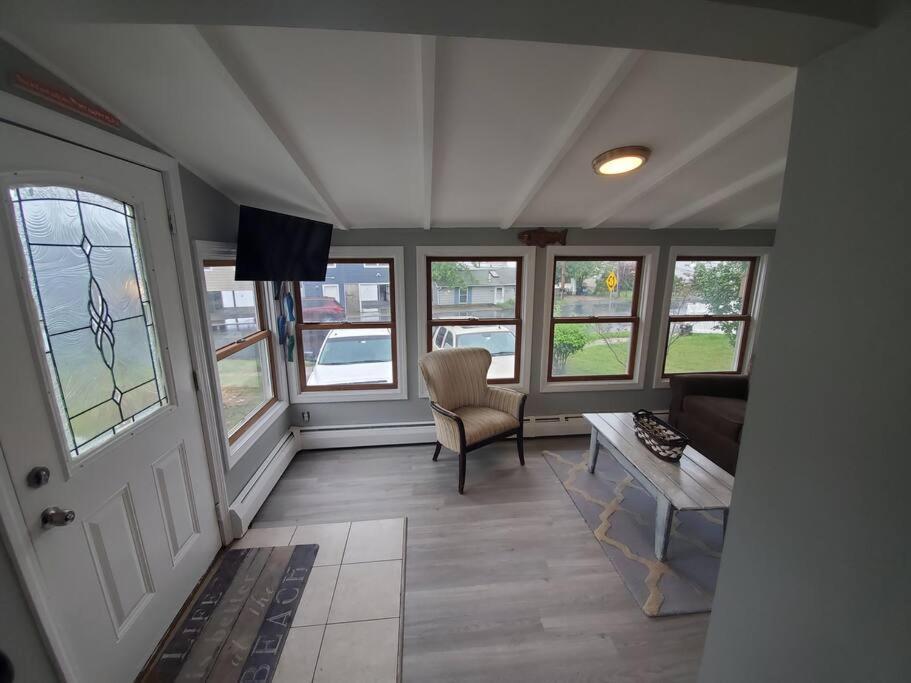 Beachy Bay Breeze Bungalow 2Br With Parking And Close To Many Amenities. West Haven Zewnętrze zdjęcie